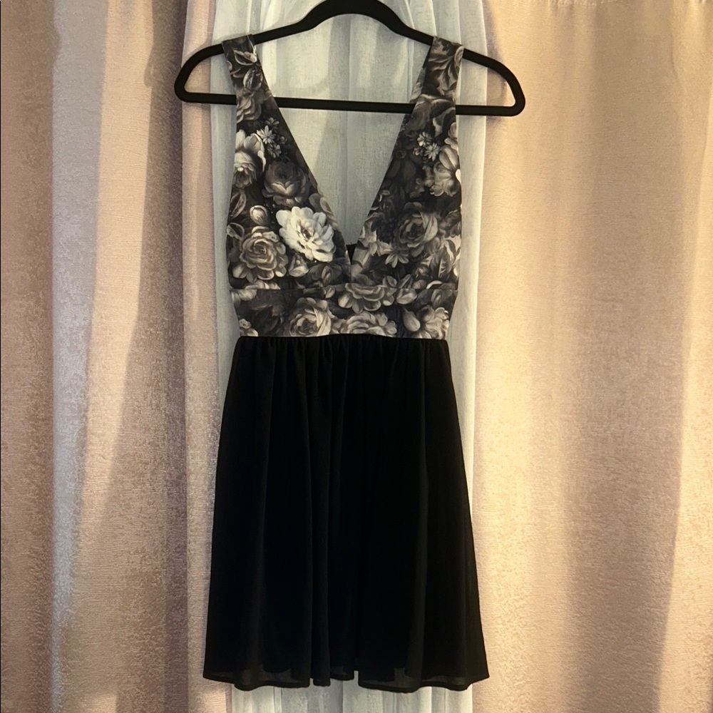 Show Me Your MuMu Size M Dress